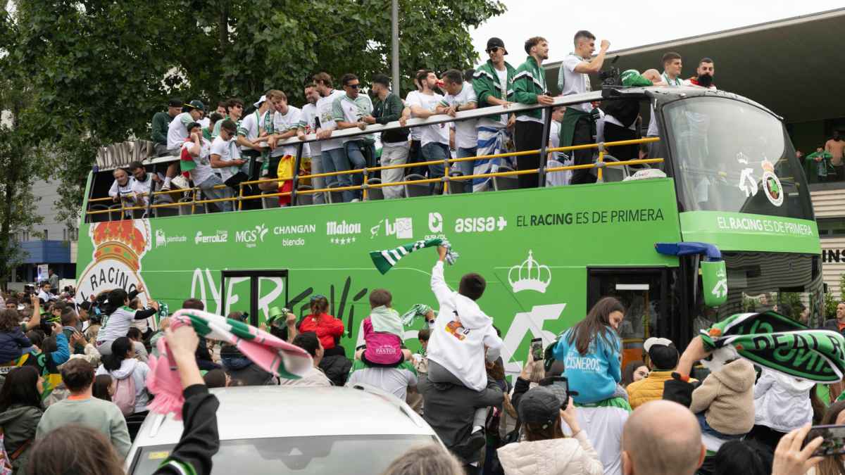 Racing santander stürmt zurück in die erste liga – und feiert!