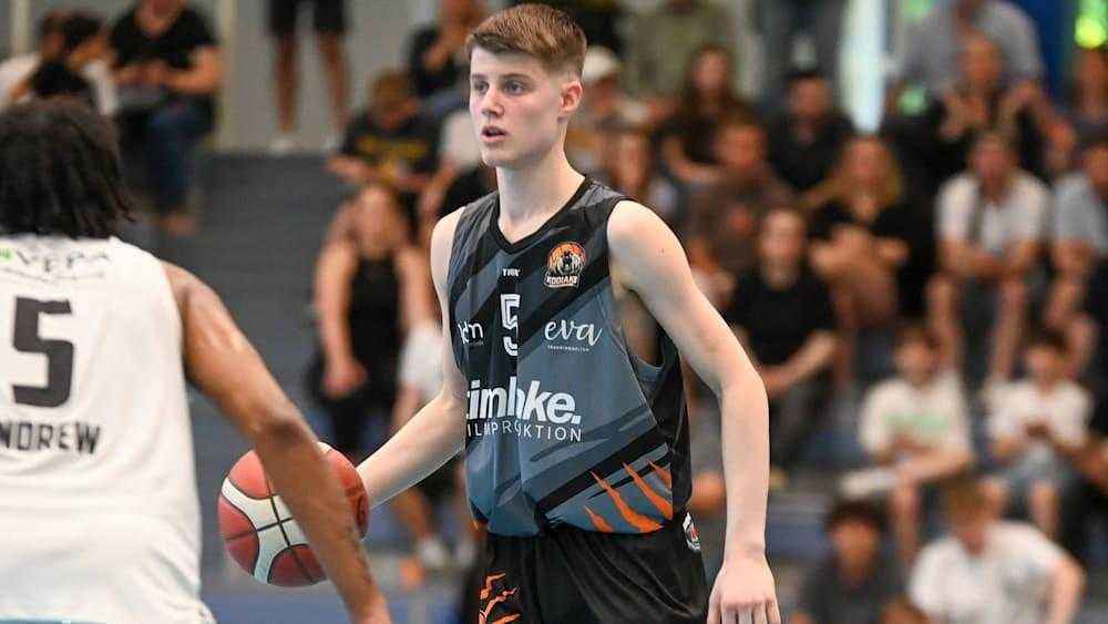 Raketenalarm bricht basketball-talent-turnier ab – deutscher youngster dusan ilic sitzt in abu dhabi fest