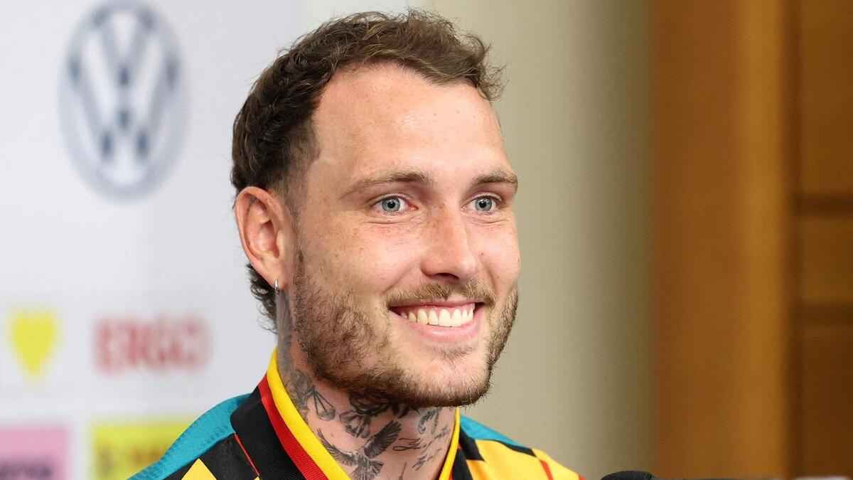 Raum: tattoo-wette und handhalten – die entspannte wm-einstellung