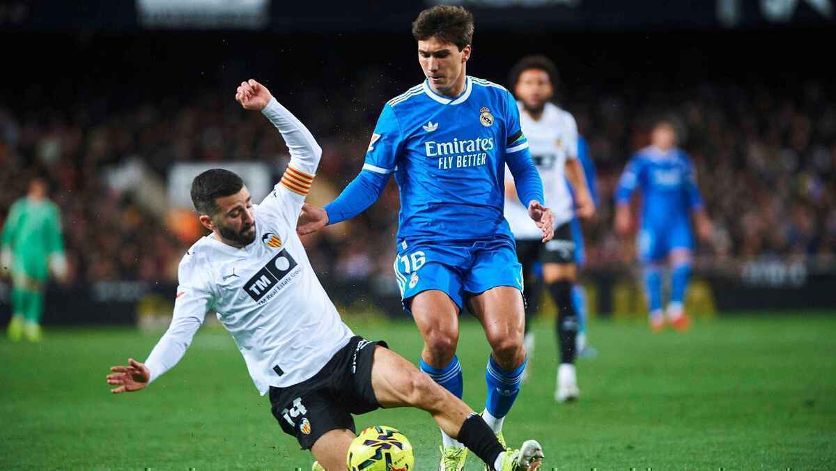 Real madrid sichert sich späten sieg in valencia – mbappé entscheidet