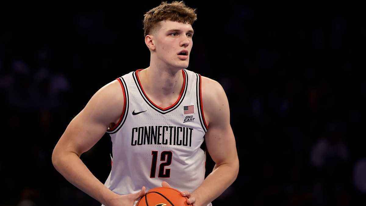Reibe verlässt uconn: wechselt zu usc für neue chance!