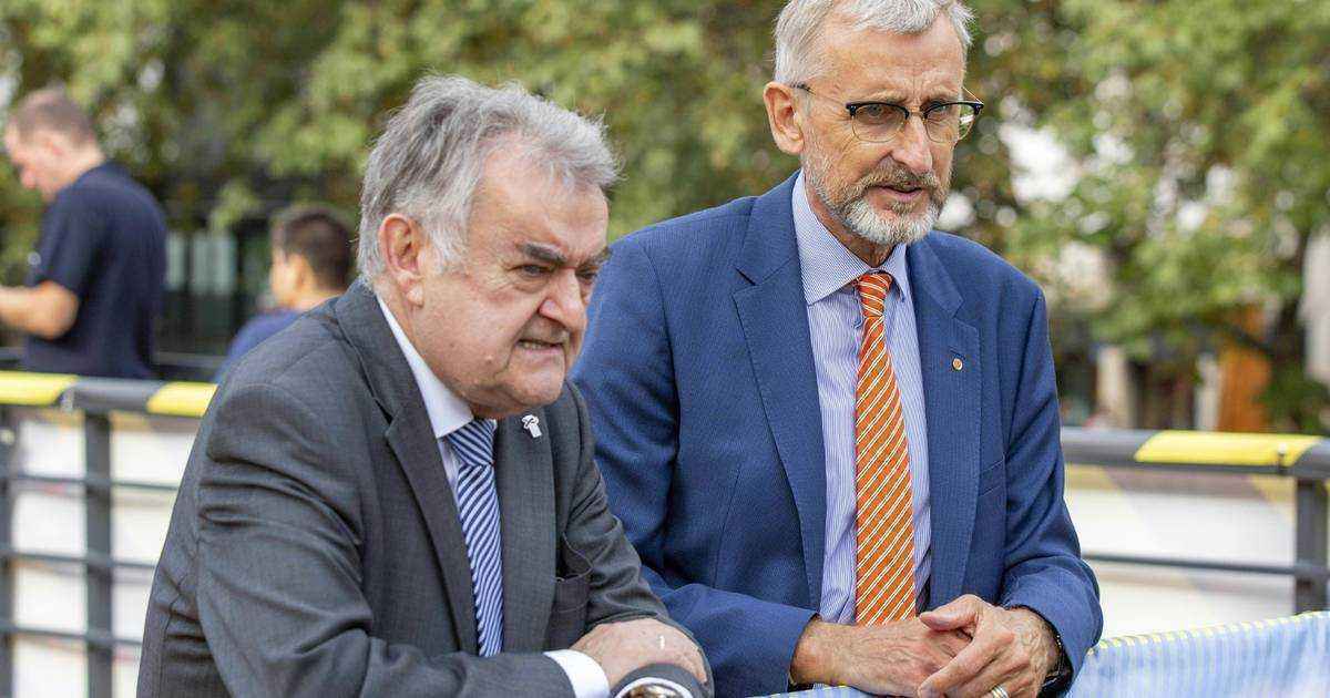 Reul und schuster drohen mit polizei-rechnung an klubs: 'dann machen wir nicht mehr mit'