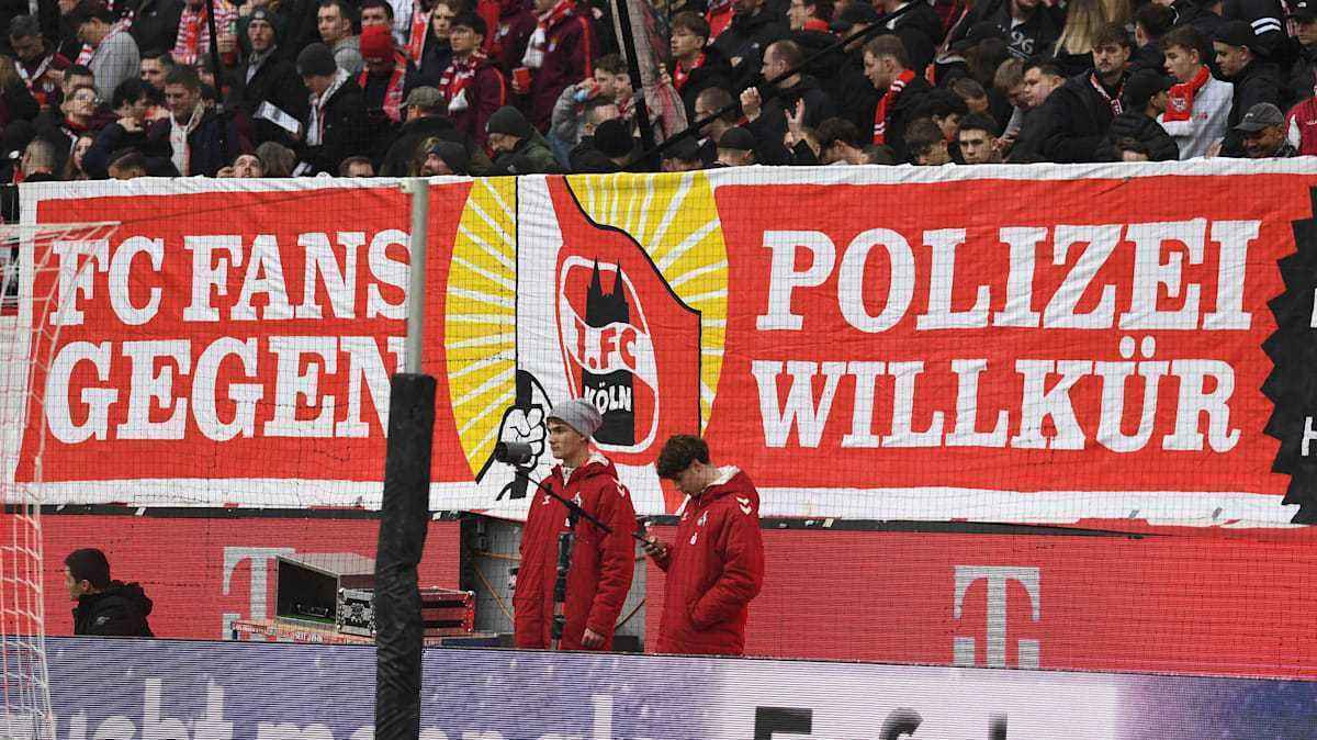 Reul und schuster provozieren fans: fanhilfen nennen sicherheitspläne „populistischen irrweg"