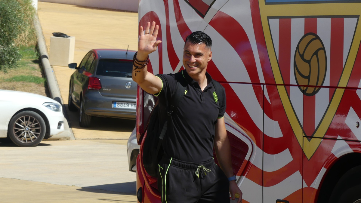Rojiblancos feiern abschied: almería stürmt das stadion!