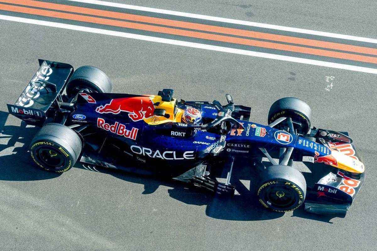 Russell zieht in melbourne den draht: mercedes zurück, verstappen sauer