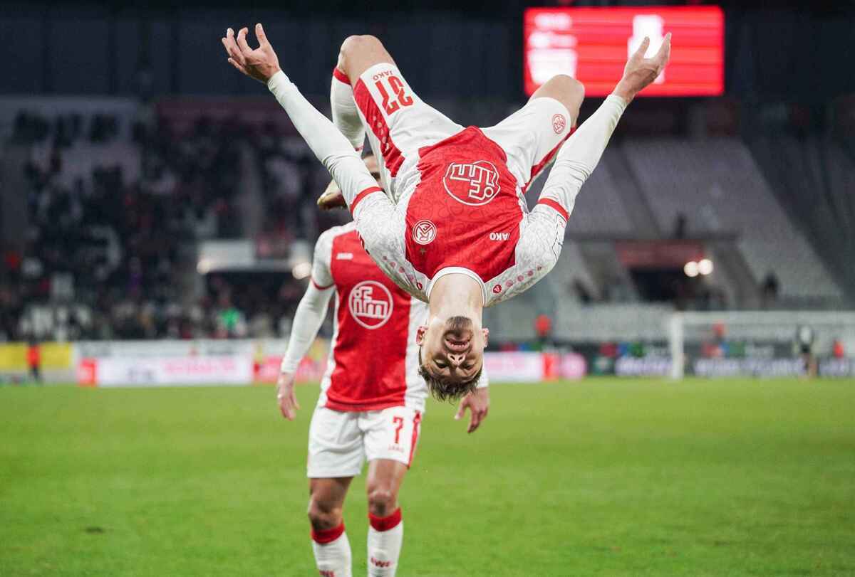 Rwe dreht spiel gegen regensburg – blitzstart und später jubel