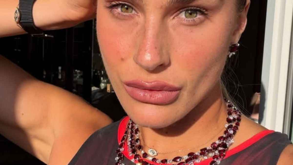 Sabalenka verteidigt luxus-inszenierung: „zwei dinge verwechseln die leute“,