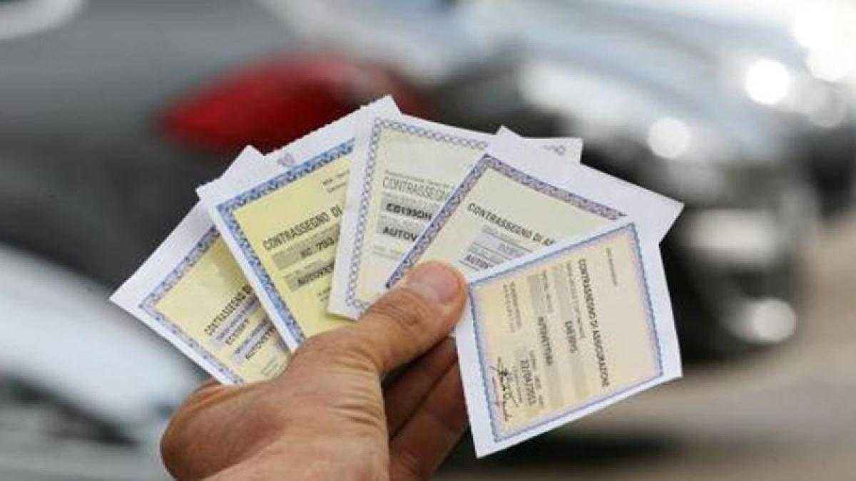 Salvini willigt kameras ein: jetzt jagt italien die millionen schwarzfahrer