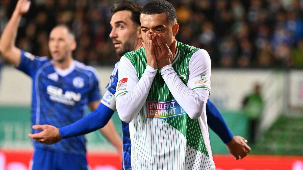 Schalke rettet sich im chaos – fürths traum geplatzt