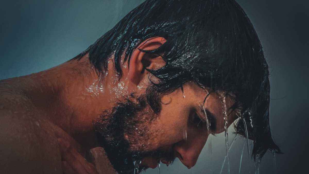 Schlaf besser: warum die dusche am abend wunder wirkt