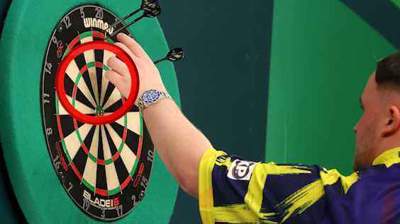 Schock beim Darts-WM-Finale: Blutiges Drama am Dartboard!