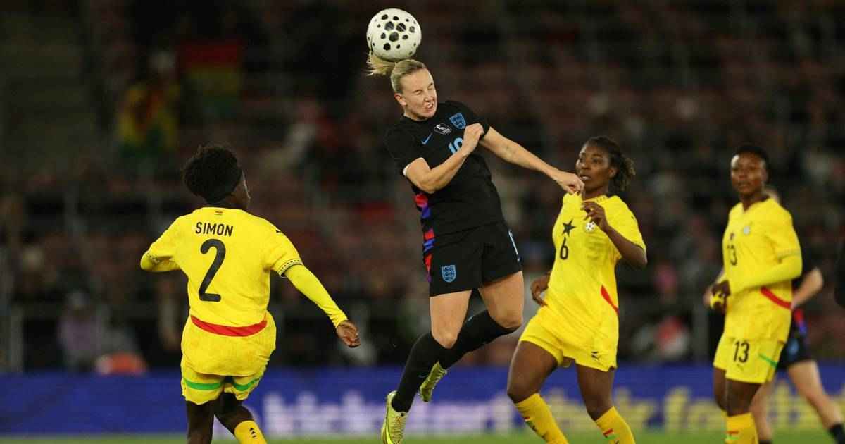 Schock für den fußball: englische nationalspielerin verliert baby und kämpft um ihr leben