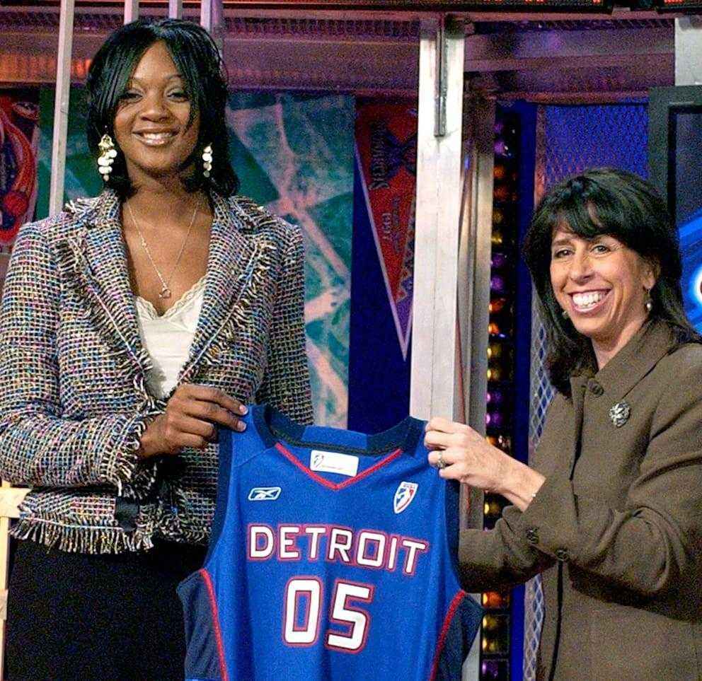 Schock in der basketballwelt: ehemalige wnba-spielerin kara braxton mit nur 43 jahren verstorben