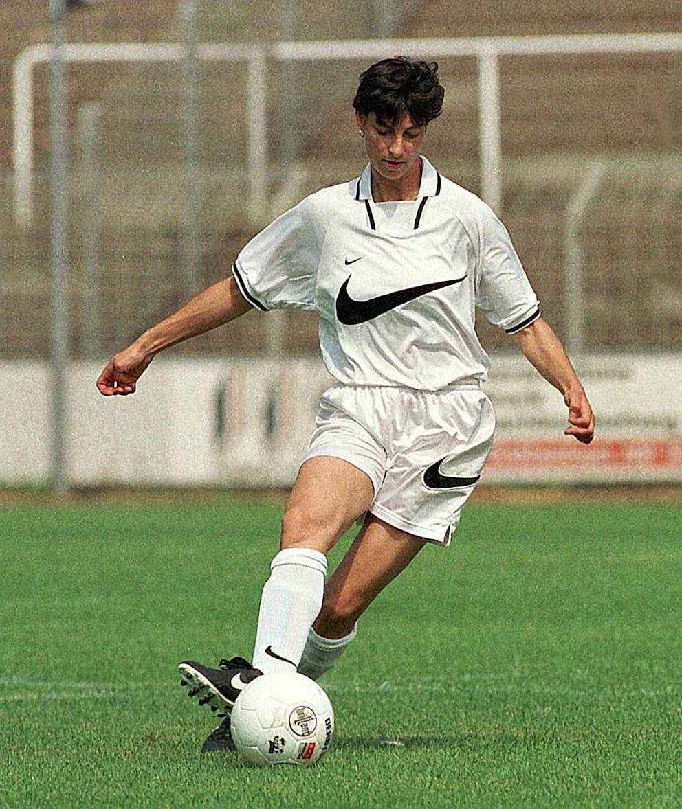 Schock in der fußballwelt: nationalheldin anouschka bernhard mit nur 55 jahren verstorben!