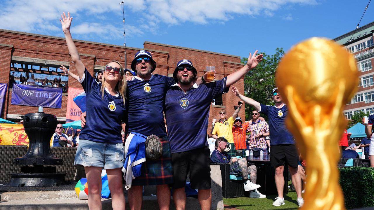 Schottische fans stürmen boston: wm-party vor dem ersten spiel!