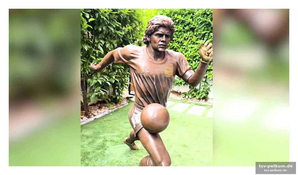 Ein unerwartetes denkmal für einen fußballgott