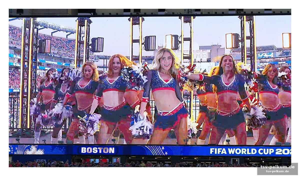 Die patriots-cheerleaderin mit deutschen wurzeln