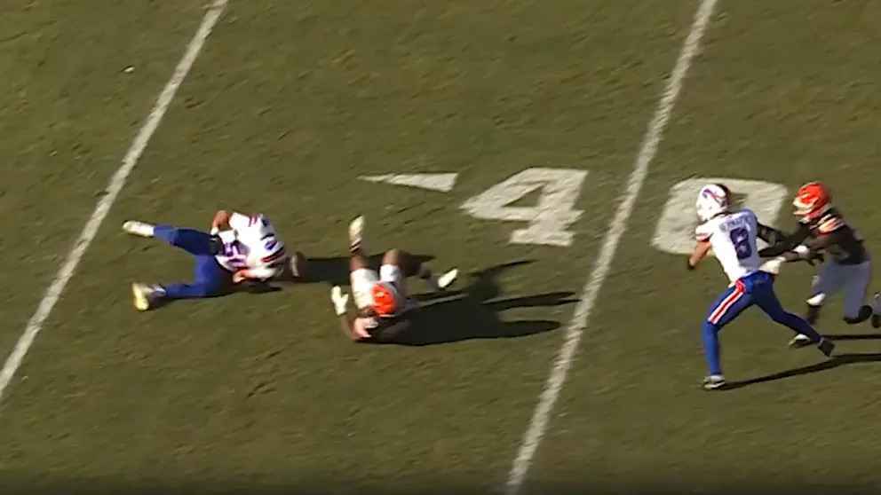Schreckliche Verletzung bei NFL-Rookie! Selbst gegnerische Ärzte eilen zur Hilfe!