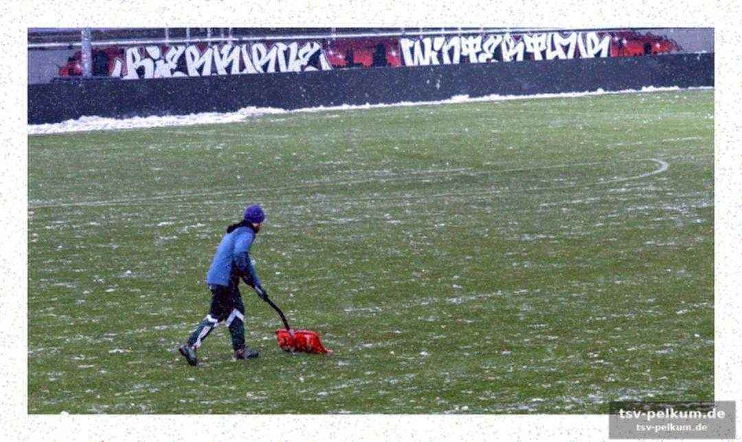 Die belastungsprobe: nachholspiel nagt am rasen