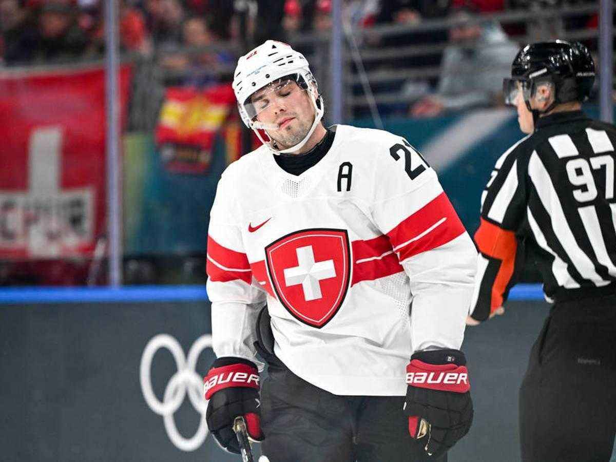 Schwerer zusammenstoß bei olympia: kevin fiala verletzt vom eis getragen