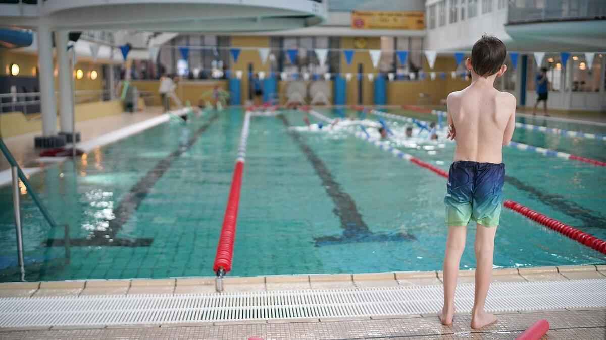 Schwimmkurs-explosion: berlin kämpft mit nachwuchslücke!