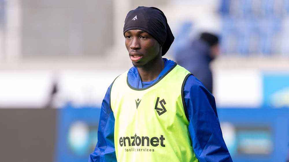Sekou koné beim fc lausanne-sport: integration vor spielberechtigung