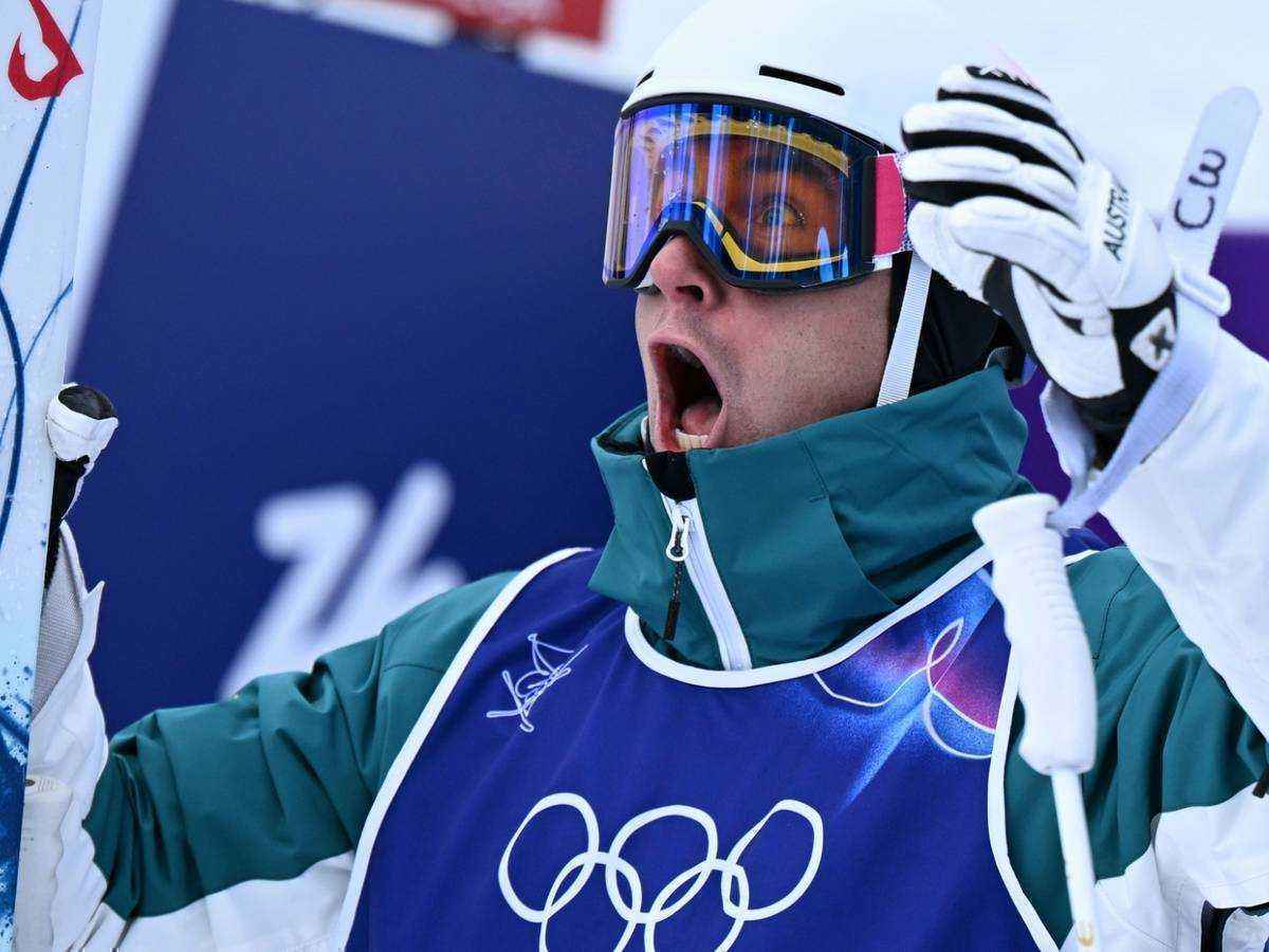 Sensation in livigno: cooper woods stürzt mikael kingsbury vom thron