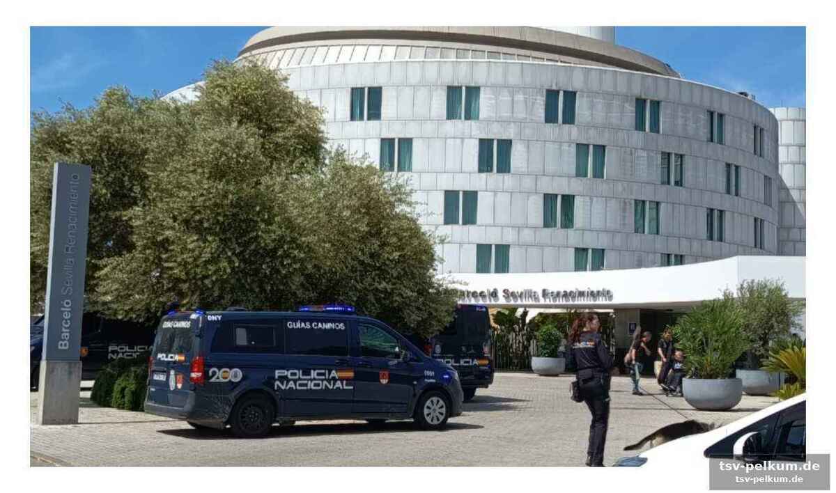 Die polizei achtet auf die fan-zonen