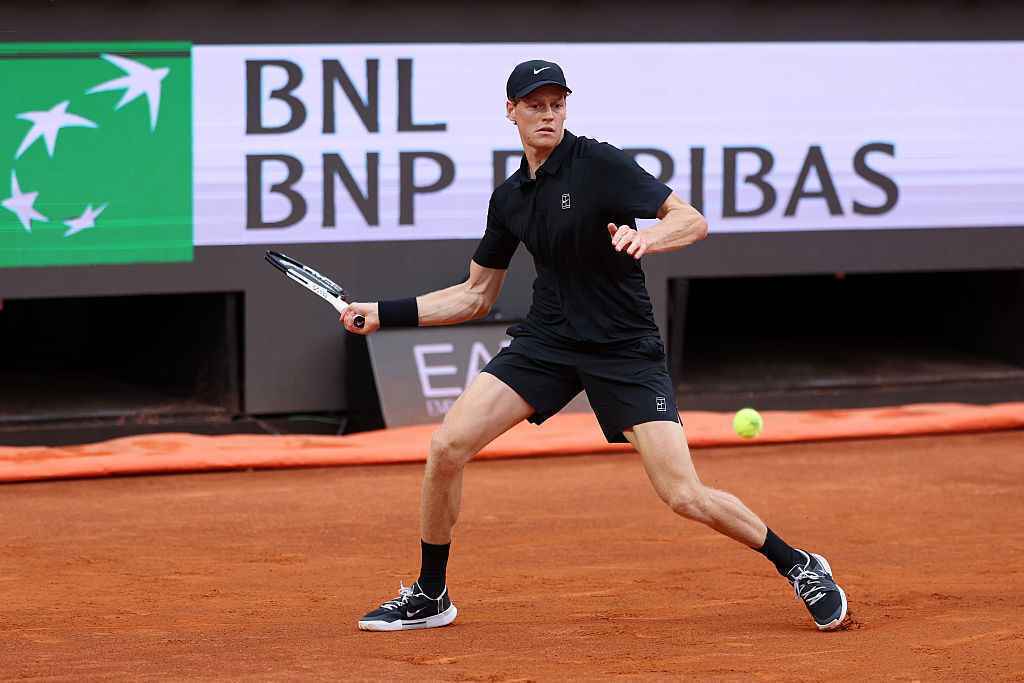 Sinner dominiert in rom: federer-rekord im visier!