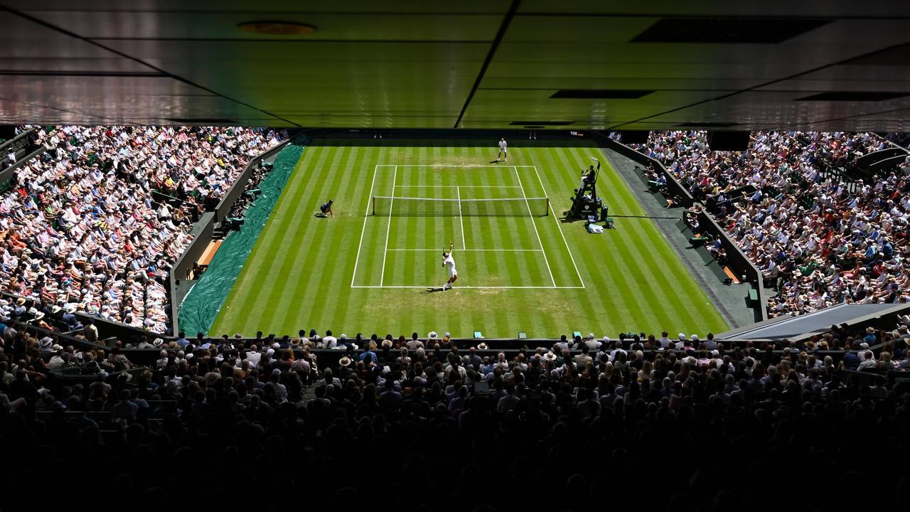 Sinner kämpft sich gegen kecmanovic durch – wimbledon 2026 live!