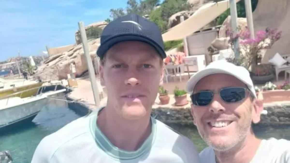 Sinner pausiert in sardinien: immobilien-interesse und formel 1-besuch?