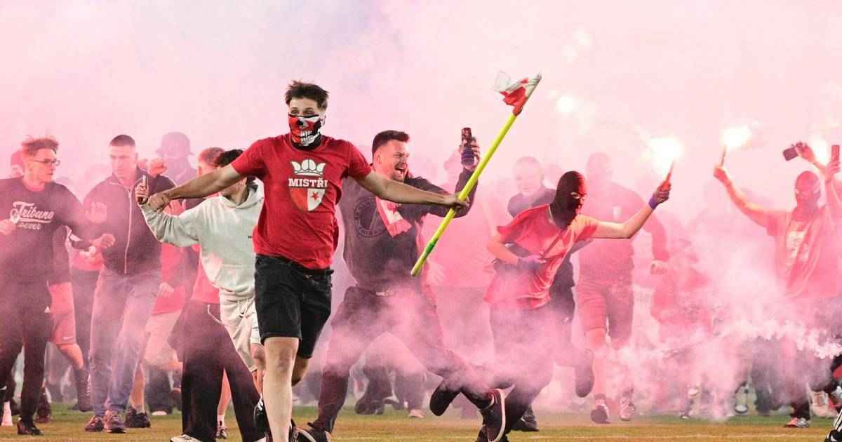 Slavia prag stürzt ab: derby-pleite und rekordstrafe!