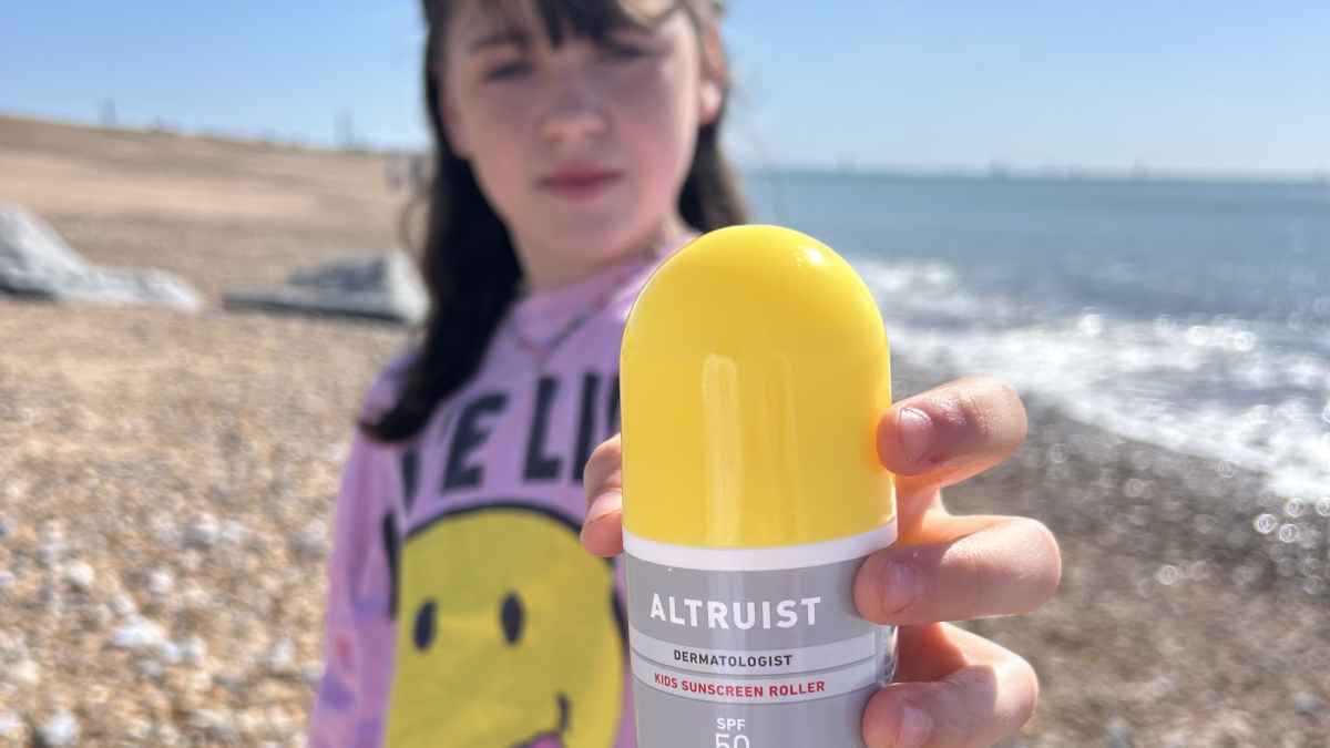 Sonnenschutz-revolution für kleinkinder: altruist bringt roller-applikator mit fps 50!