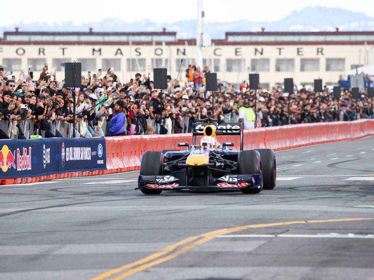 Spektakulärer feuer-zwischenfall bei red bull showrun in san francisco