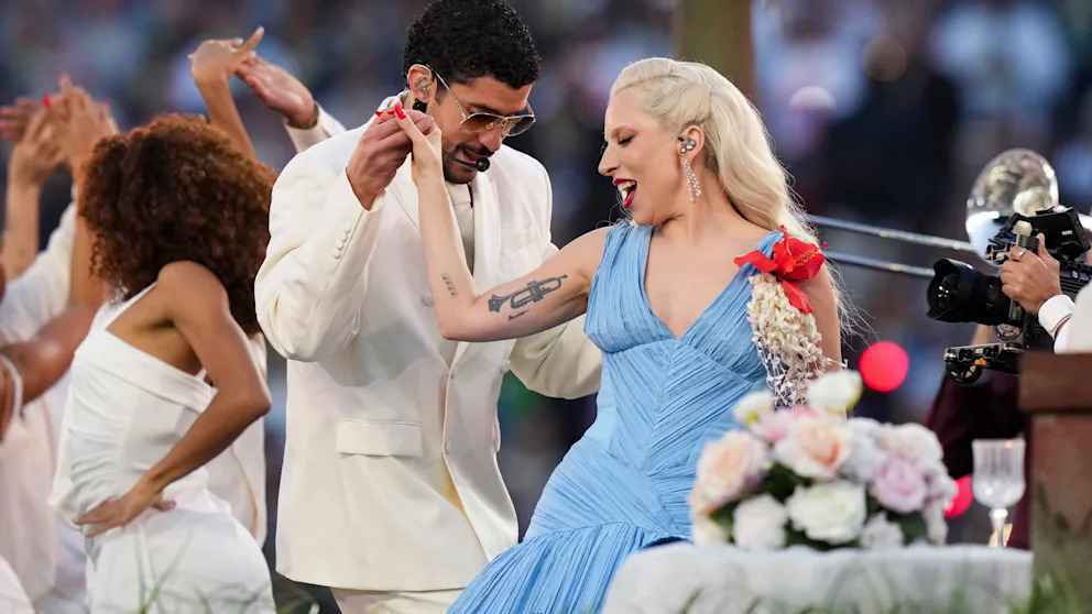 Super bowl halbzeitshow: bad bunny, gaga und überraschende promi-gäste