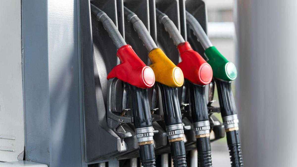 Tankstopp in der hitze: inselbewohner zahlen preise wie im luxussegment