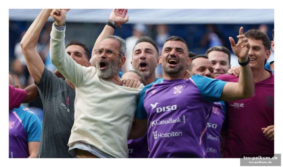 Die fans tanzen, noch bevor der schiedrichter pfeift