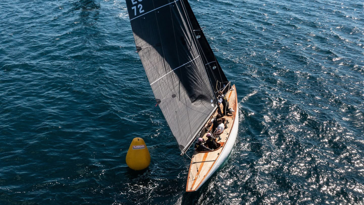Titia sticht bribon und fliegt nach genf – ein historischer sieg auf der 6-meter-klasse
