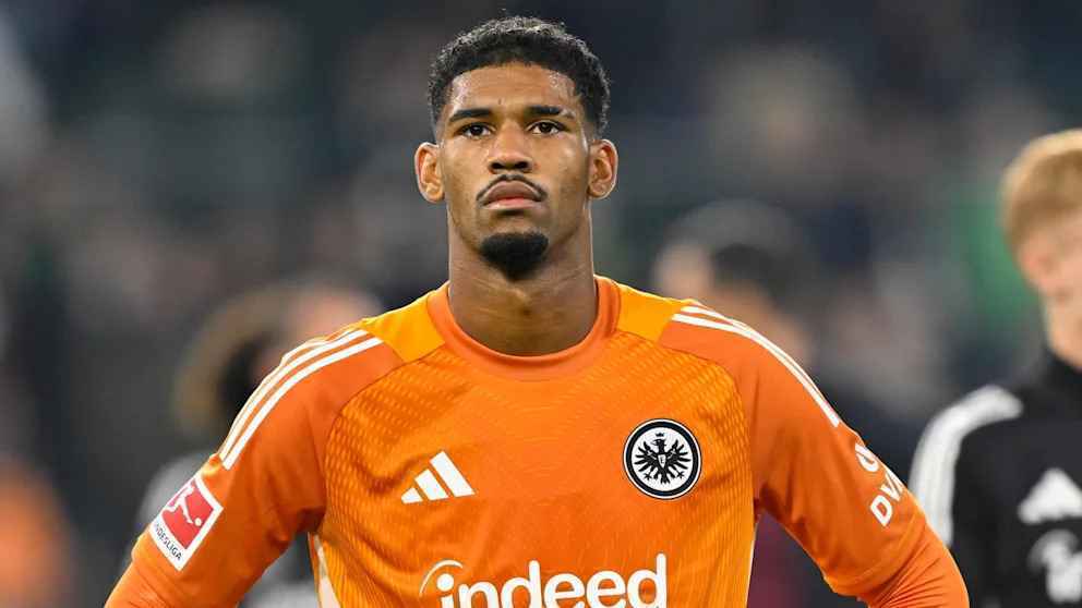 Torwart-Poker bei Eintracht Frankfurt endlich entschieden! Santos feiert Comeback!