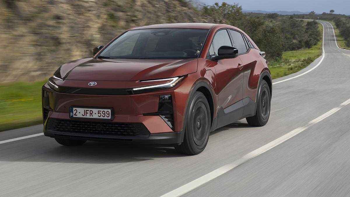 Toyota c-hr+ tritt tesla in die knie – 607 km reichweite zum familienpreis