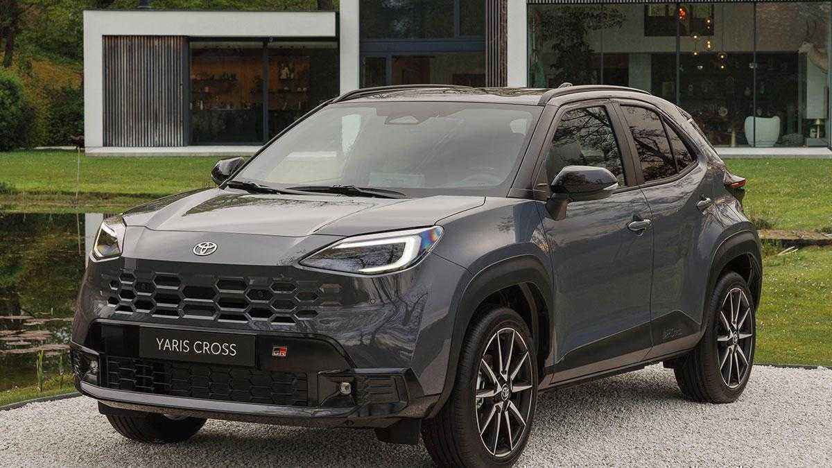 Toyota yaris cross: frisch vom band mit hybrid-power!