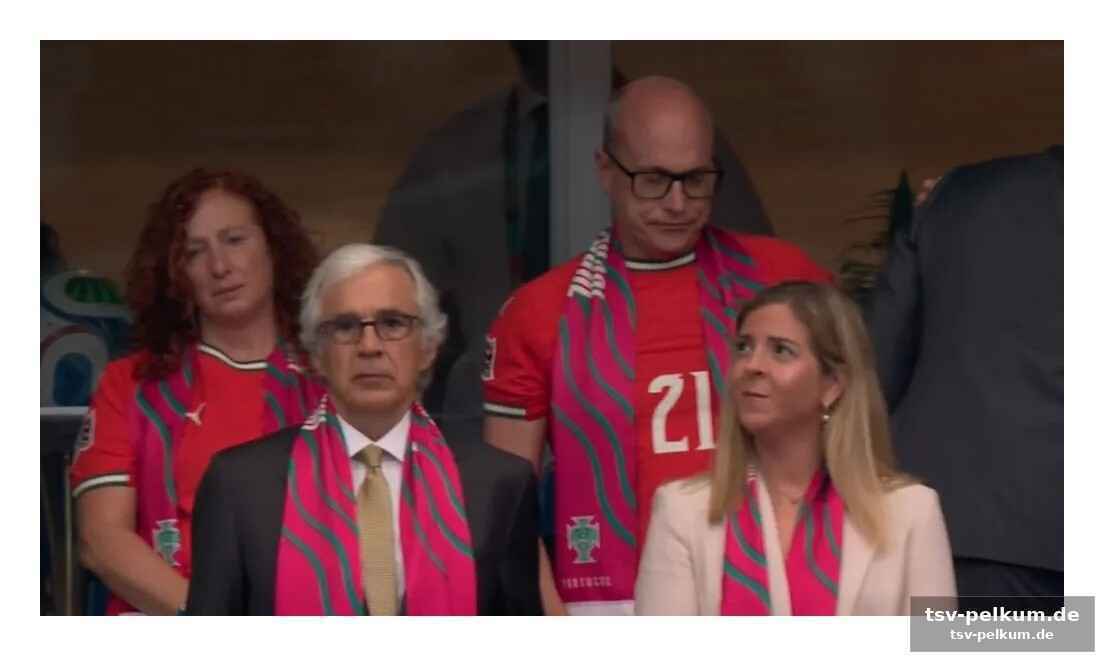 Die familie im stadion: ein anblick, der das herz bricht