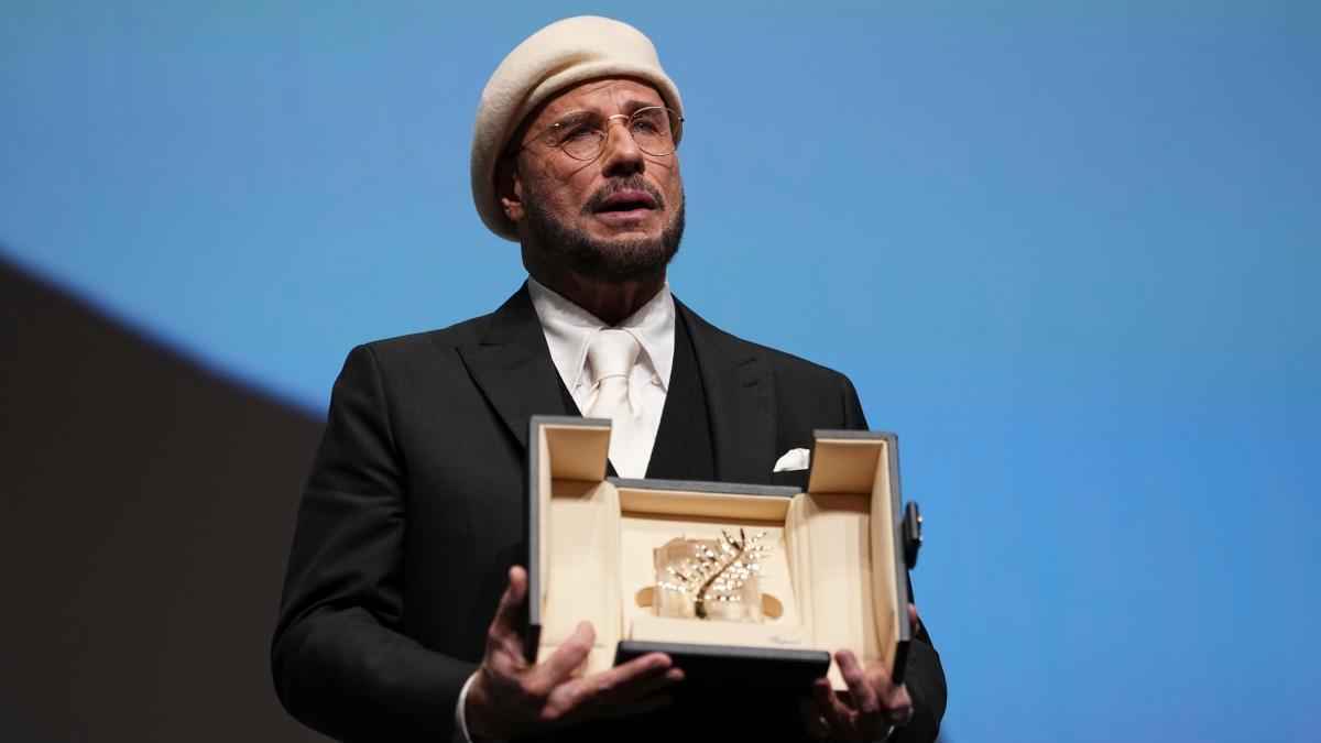 Travolta fliegt nach cannes – mit eigener maschine!