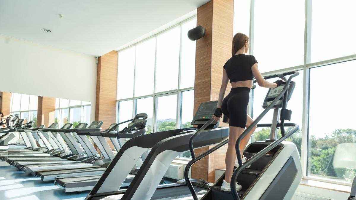 Treppensteigen im fitnessstudio: mehr als nur ein herz-kreislauf-training?