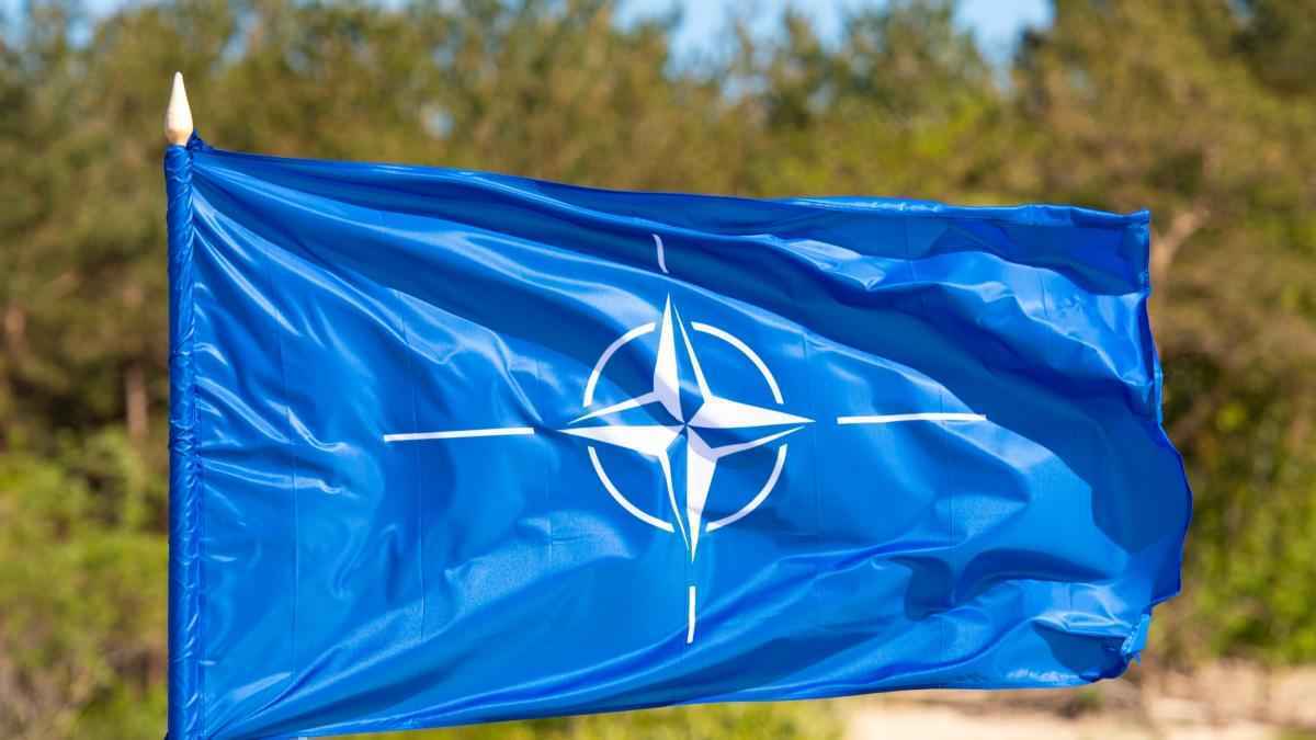 Trump droht spanien mit nato-ausschluss: ein juristischer balanceakt?