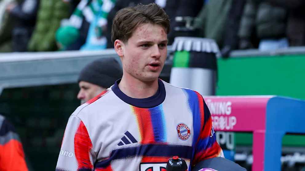 Überraschende torwart-rotation beim fc bayern: urbig ersetzt nübel