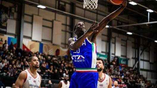 Überzeugender sieg für italien: azzurri besiegen großbritannien deutlich