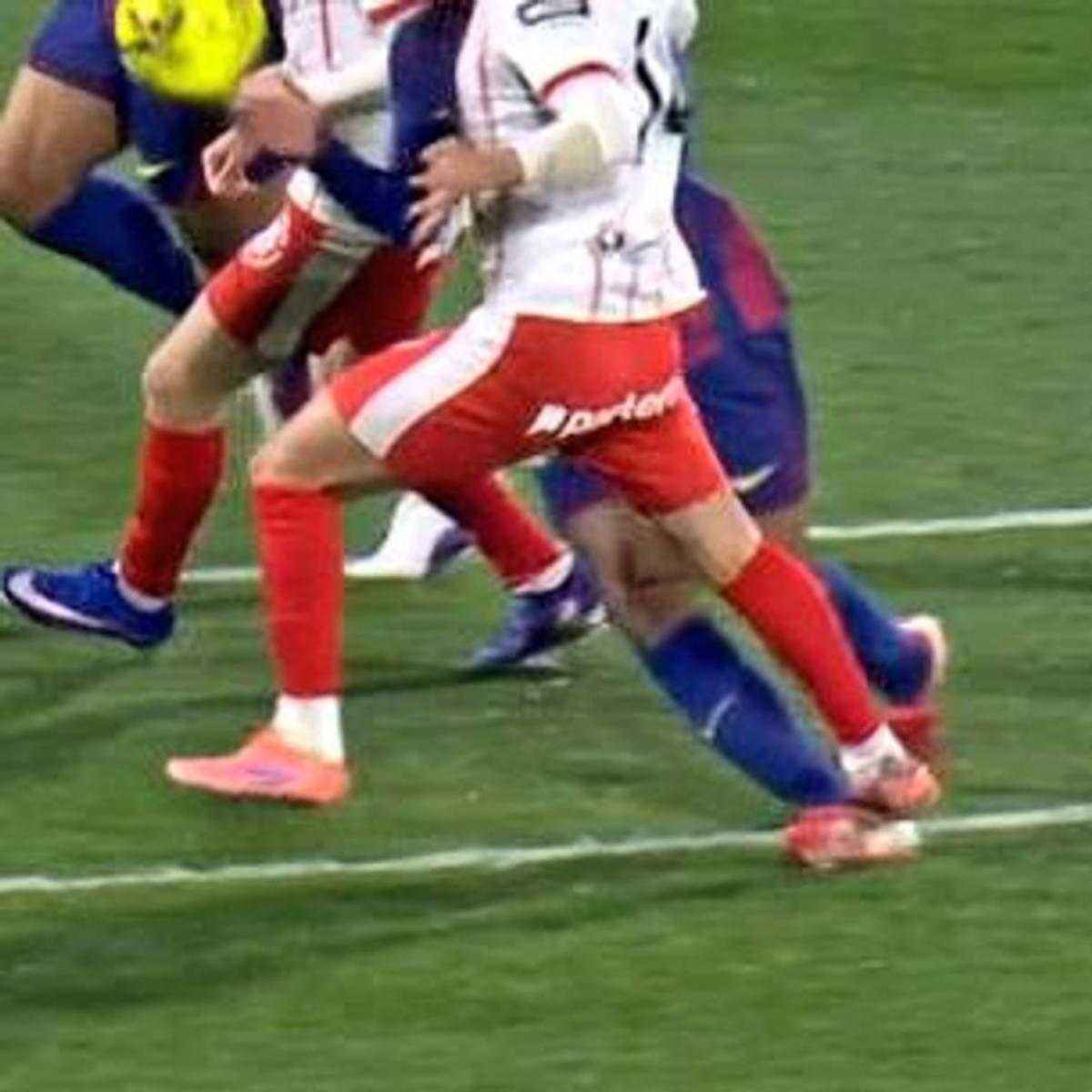 Umstrittener elfmeter? barça-forderung im spiel gegen echeverri diskutiert