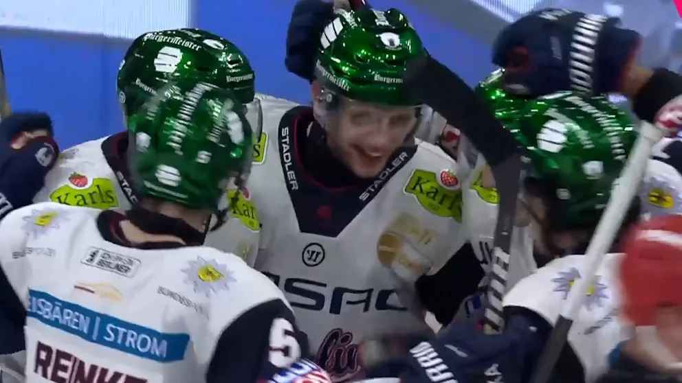 Unglaublich! Eisbär Bergmann erzielt verrücktes „Billard“-Tor!
