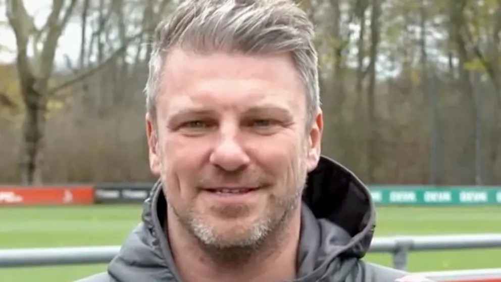Unglaublich! Köln-Trainer Kwasniok rastet aus – wegen Nackt-Theorie?!
